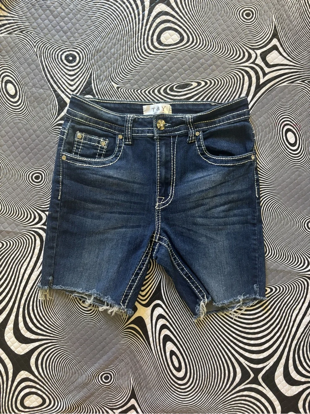 Women's Embroidered Dark Blue Denim Shorts